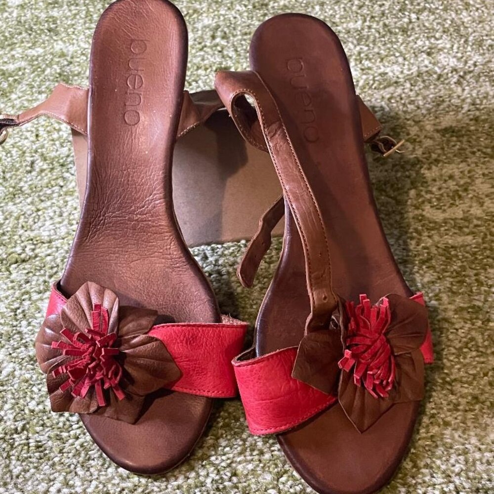 Bueno flat Sandals, size 10